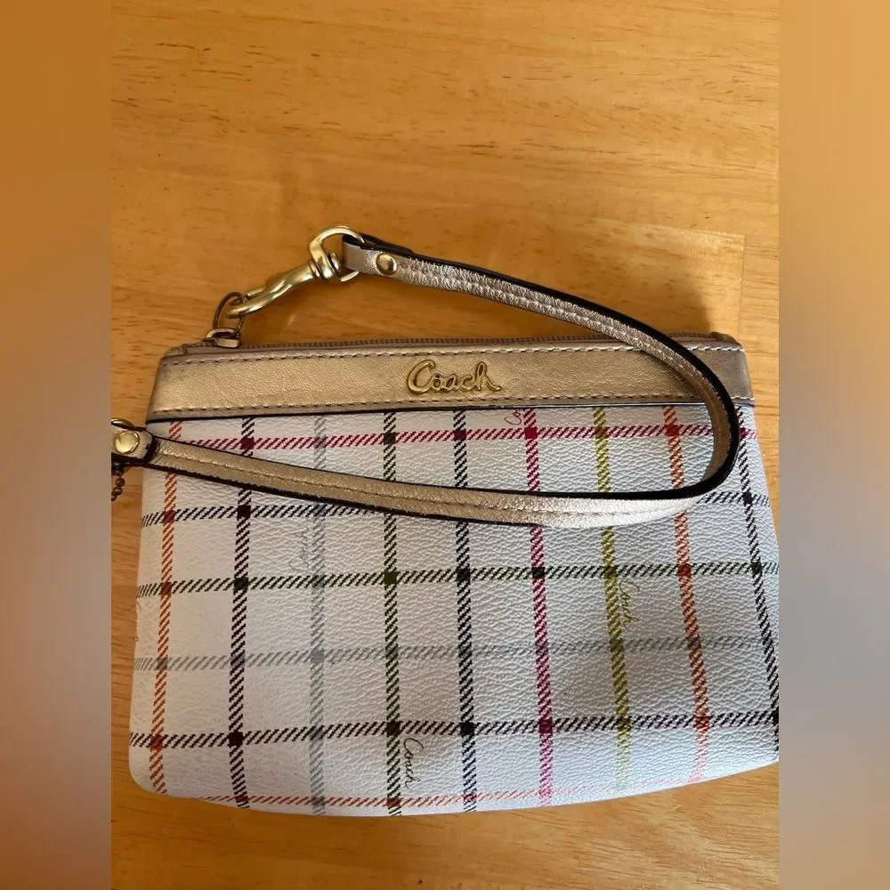 Coach elegant wristlet